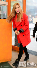 组图：韩团GirlsDay备300份辣炒年糕送粉丝