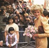 组图：盘点戴安娜生前风华绝代留影