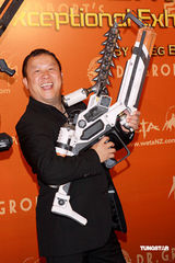 幻灯组图：曾志伟唐季礼出席科幻世界展览