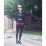 组图：白百何素颜私房照曝光 小妞玩转混搭时尚