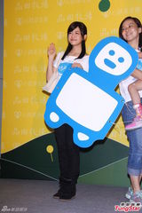 组图：陈妍希甜美亮相 支持柯震东重返校园