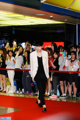 独家高清：金泰熙权相佑大咖齐捧场宋承宪新片