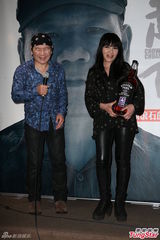 组图：赵传宣传精选辑 否认《一颗滚石》抄袭