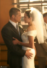 组图：布拉德-皮特/安吉丽娜-朱莉“史密斯夫妇”婚纱照浪漫温存