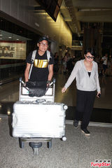 组图：众星峇里岛婚宴归来 曾志伟证实宾客自费