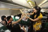 组图：进击的二次元！国内首个cos动漫航班开飞