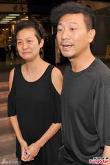 组图：罗敏庄为亡父设灵 明天出殡火化后海葬