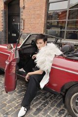 组图：李宇春个性新单《女神经》首发