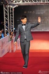 组图：各路音乐人齐聚金曲奖 星光熠熠