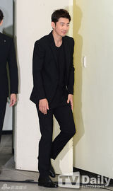 组图：韩团god演唱会暌违12年完整体回归