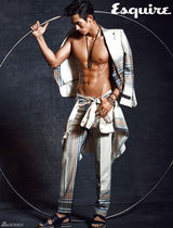 组图：2AM任瑟雍硬朗写真 大秀巧克力腹肌