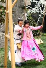 组图：高昊董洁《美人如画》演绎唯美纯爱