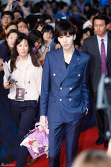 组图：朴有天李钟硕秀智等助阵《鸣梁》