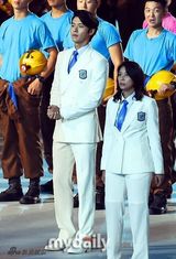 组图：亚运群星会 李英爱点火鸟叔骑马Exo斗舞