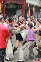 组图：《流氓皇帝》周丽淇配对马国明不怕吃醋