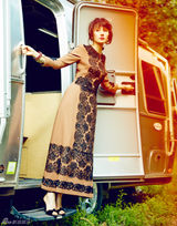 组图：袁泉时尚光影大片 妙趣时装演绎另类潇洒