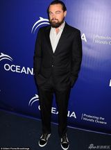 组图：男神终归来!莱昂纳多蓄须扎小辫精神奕奕