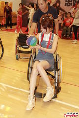 组图：《忠奸人》郭晋安田蕊妮宣传 女星刘思希短裙洩春光