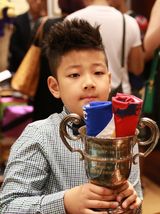 组图：石头开学新面貌 郭涛为子添新衣