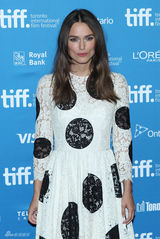 组图：《模仿游戏》亮相 卷福帅气凯拉-奈特莉美艳