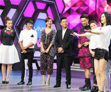 组图：《快本》陈小春即兴献唱讨应采儿欢心