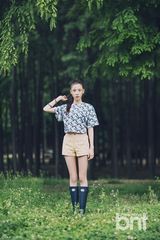 组图：韩星李烈音拍写真 清爽空灵似精灵