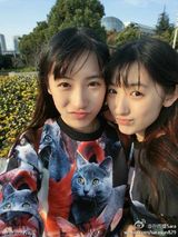 组图：复旦双胞胎姐妹花走红 清纯可爱电晕宅男