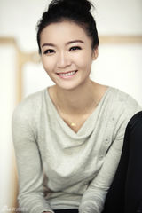 组图：《浮城谜事》齐溪有氧写真美丽绽放