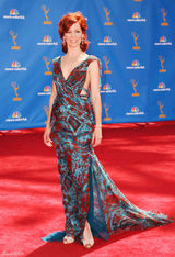 高清图：艾美奖红毯 凯莉-佩斯顿礼服花影斑驳