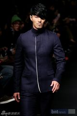 组图：李东旭车胜元等众星盛装出席首尔时装周 