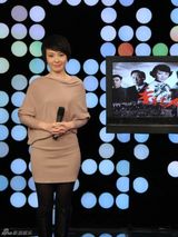 组图：刘威葳宣传《香草美人》录节目笑逐颜开