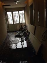 组图：邻居吵架引爆炸 隔壁男子晒家中惨照