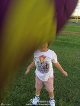 组图：Kimi玩球长胖又长高 粉丝盼去《爸爸2》