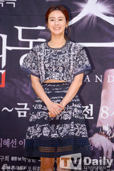 组图：《清潭洞》崔贞允姜成民再续前缘