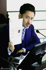 组图：《离婚律师》吴秀波变高冷版律政情人