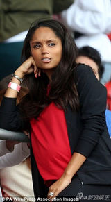 组图：世界杯球星太太团PK 各色尤物混战