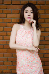 组图：徐冬冬最新酷夏写真 清纯粉裙直击宅男心