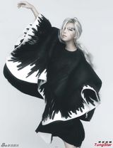 组图：张惠妹金发散乱踩25公分高跟扮暗黑天使