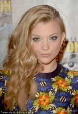 组图：《权力游戏》剧组欢乐 冰火五美女争艳