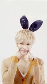 组图：也是拼了！金在中写真戴兔耳 含手指卖萌