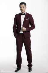 组图：李颖嘉初秋写真 儒雅气质阳光笑容