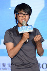 组图：韩寒新片724映 郭敬明附体谢小时代粉丝