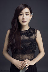组图：张暖雅赴台拍写真 多样风格尽显优雅魅惑