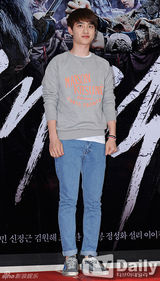 组图：《海盗》众星观影 SM艺人组团捧场