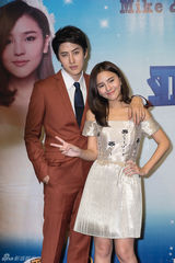 独家：《浪漫满屋》Mike牵Aom情意绵绵