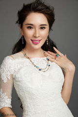 组图：张熙媛杂志大片 演绎复古新娘典雅气质