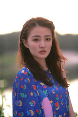 组图：徐璐丛林写真 清新灵动如凡间天使