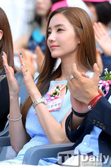 组图：韩彩英IVY等出席献血活动 任宣传大使