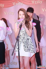 组图：黄宗泽未曾被捉奸 邓丽欣拒与方力申同居