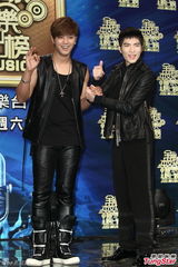 组图：罗志祥向老萧讨生日礼 鬼叫吓傻女记者